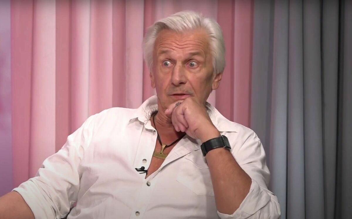 Aktieris Rolands Zagorskis jeb Rolands Rolands, "STV Pirmā!" šova "Kad viņas satiekas" ekrānšāviņš Aktieris Rolands Zagorskis jeb Rolands Rolands, "STV Pirmā!" šova "Kad viņas satiekas" ekrānšāviņš