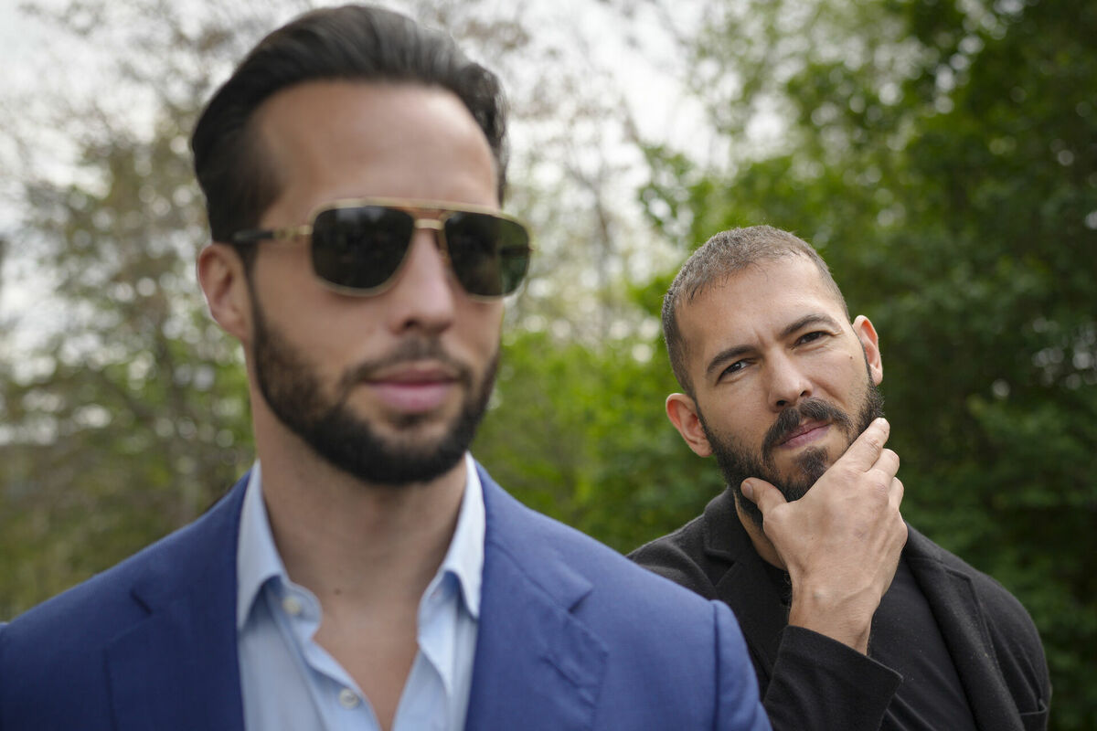 Tristerns Teits (pa kreisi) un Endrjū Teits (pa labi). Foto: AP/Scanpix Tristerns Teits (pa kreisi) un Endrjū Teits (pa labi). Foto: AP/Scanpix