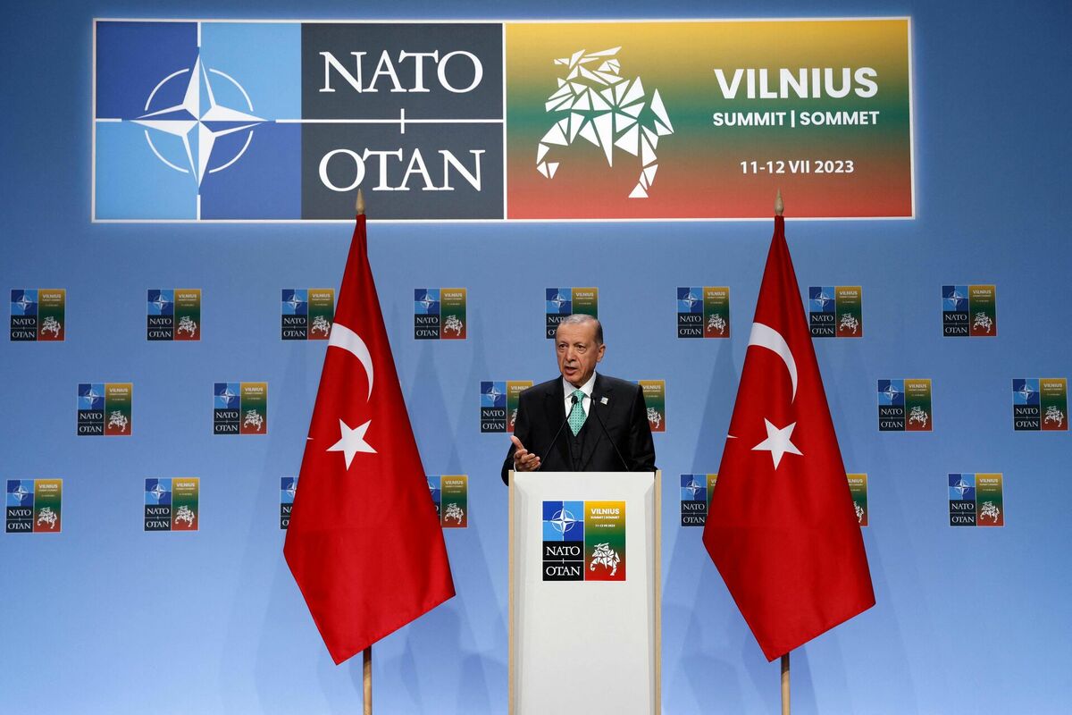 Turcijas prezidents Redžeps Tajips Erdogans NATO samita sēdē Viļņā, Lietuvā. Foto: AFP/Scanpix Turcijas prezidents Redžeps Tajips Erdogans NATO samita sēdē Viļņā, Lietuvā. Foto: AFP/Scanpix