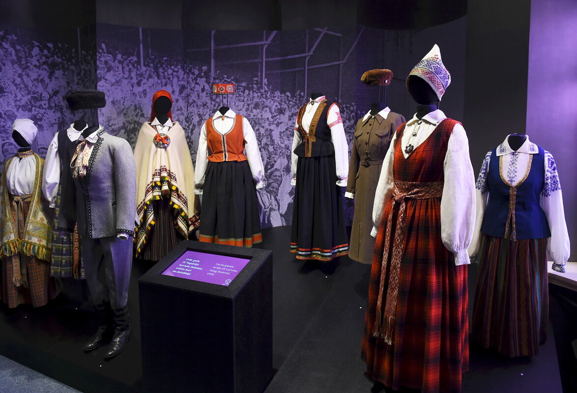 Latvijas muzeju kopizstādes "Latvijas gadsimts" ekspozīcija Latvijas Nacionālajā vēstures muzejā. Foto: Ieva Leiniša/LETA Latvijas muzeju kopizstādes "Latvijas gadsimts" ekspozīcija Latvijas Nacionālajā vēstures muzejā. Foto: Ieva Leiniša/LETA