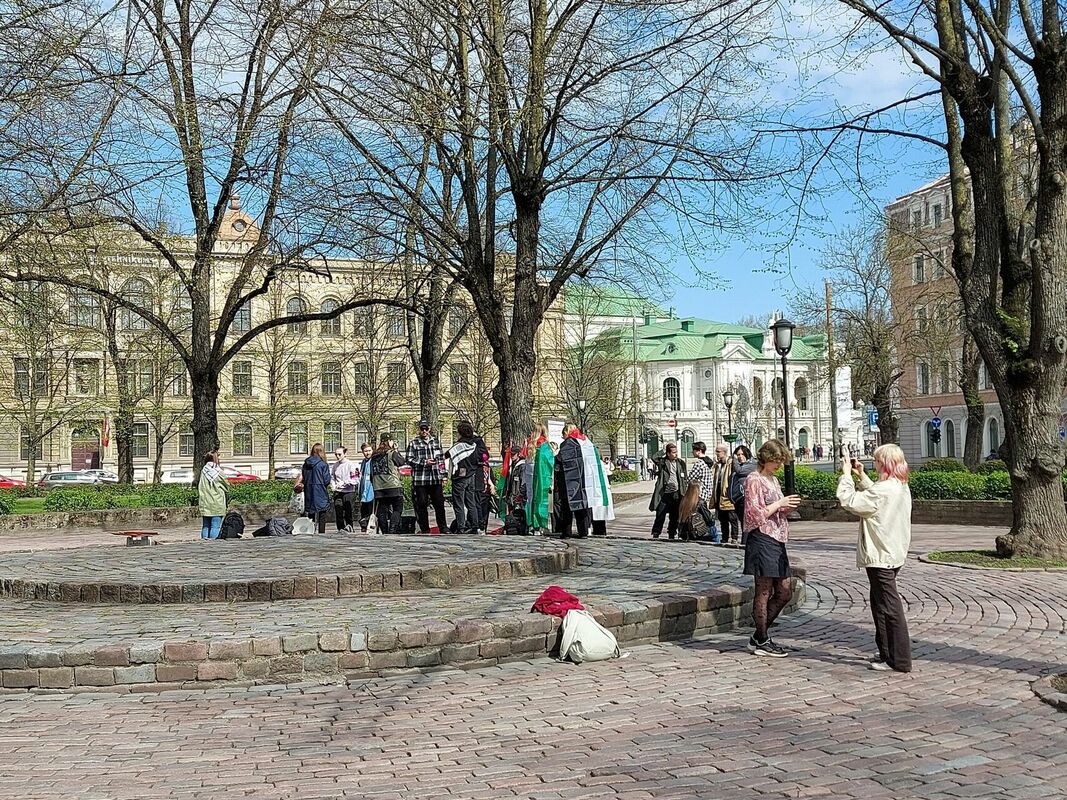 27. aprīlī Rīgā norit gājiens palestīniešu atbalstam. Foto: Ekrānuzņēmums no "X"