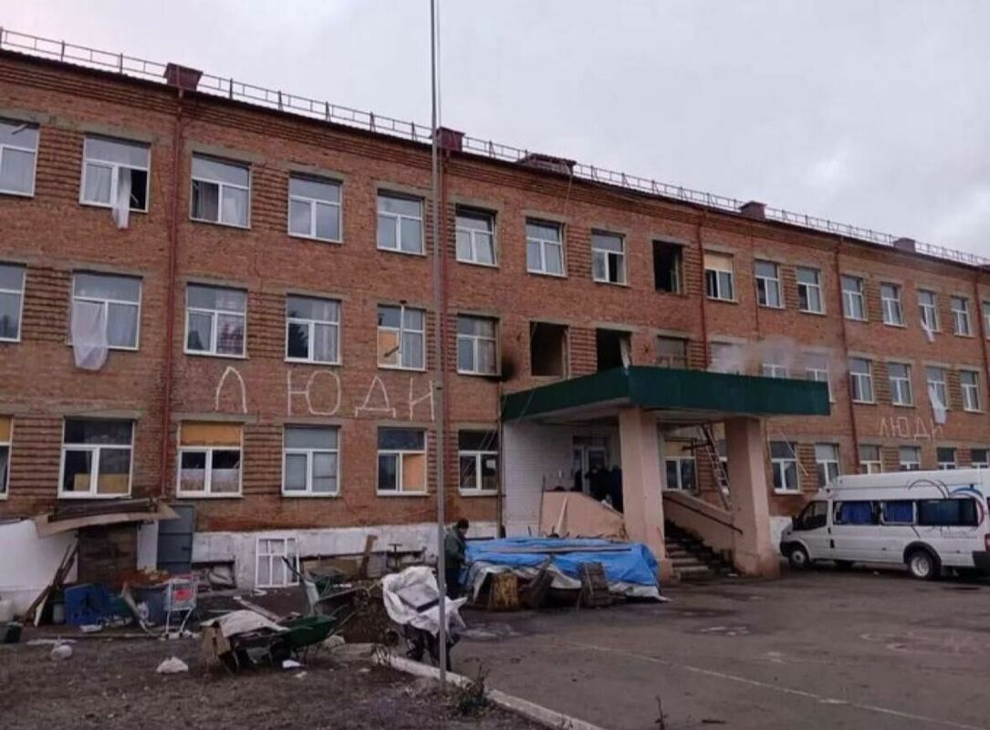 Krievijas gaisa triecienā Sudžā nogalināti četri cilvēki. Foto: "X" Krievijas gaisa triecienā Sudžā nogalināti četri cilvēki. Foto: "X"