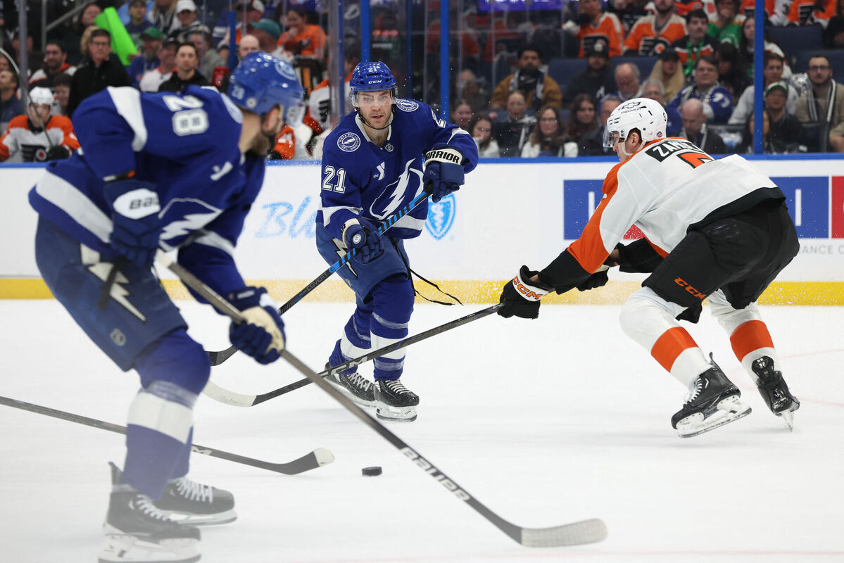 NHL spēle starp "Lightning" un "Flyers" komandām. Foto: scanpix/Kim Klement Neitzel-Imagn Images NHL spēle starp "Lightning" un "Flyers" komandām. Foto: scanpix/Kim Klement Neitzel-Imagn Images