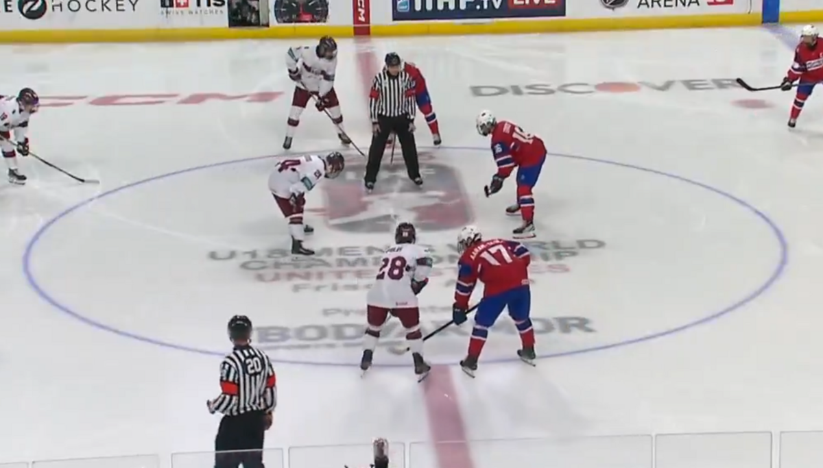 Hokeja spēle starp Latvijas un Norvēģijas U18 izlasēm. Foto: ekrānšāviņš no video Hokeja spēle starp Latvijas un Norvēģijas U18 izlasēm. Foto: ekrānšāviņš no video