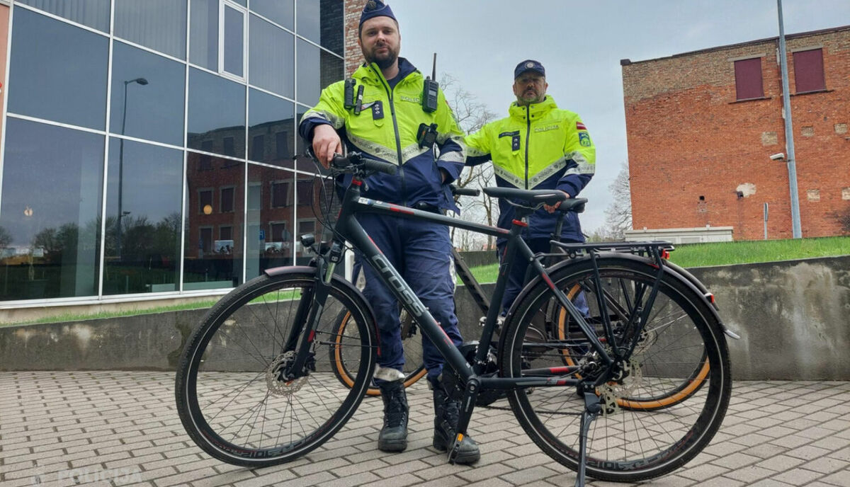 Policijas velopatruļa. Foto: Valsts policija Policijas velopatruļa. Foto: Valsts policija