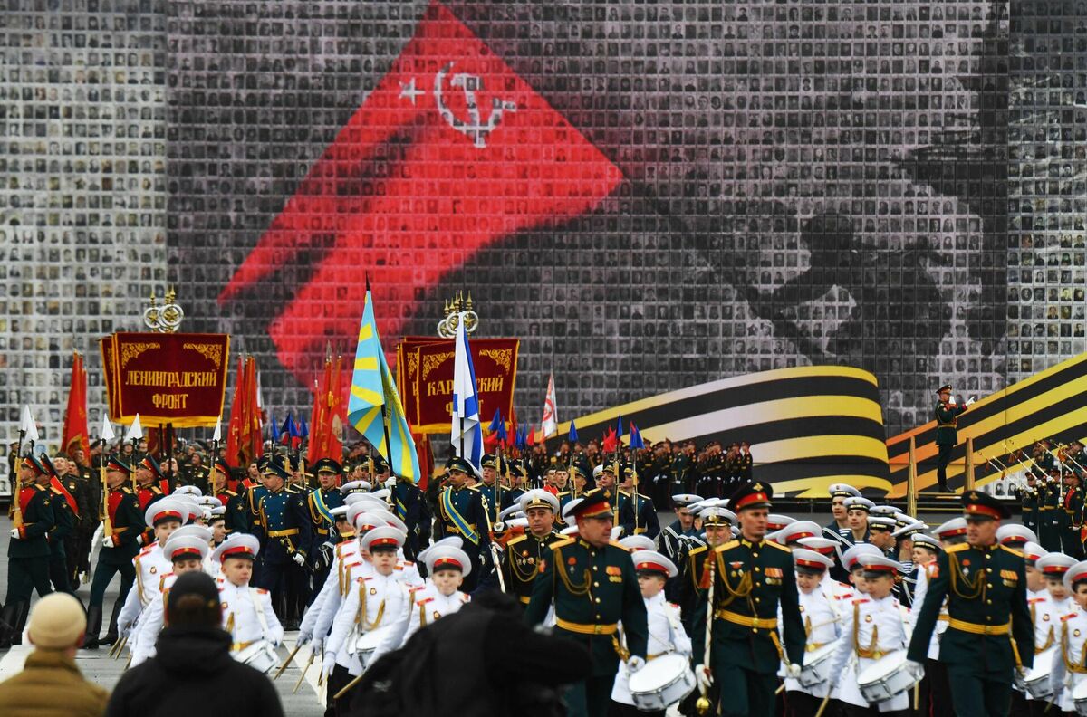 9. maija parādes izmēģinājums Maskavā. Foto: Olga MALTSEVA / AFP 9. maija parādes izmēģinājums Maskavā. Foto: Olga MALTSEVA / AFP