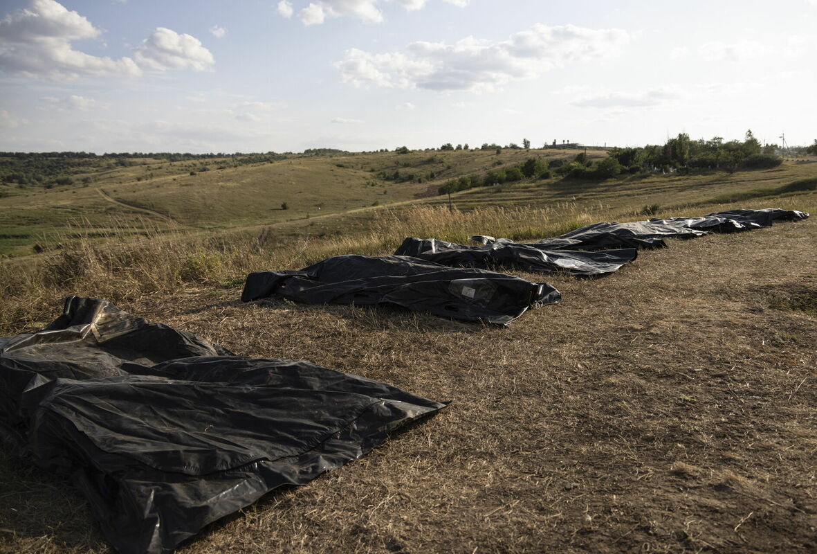 Krievijas karavīru līķi. Foto: Foto: EPA/NIKOLETTA STOYANOVA/Scanpix Krievijas karavīru līķi. Foto: Foto: EPA/NIKOLETTA STOYANOVA/Scanpix