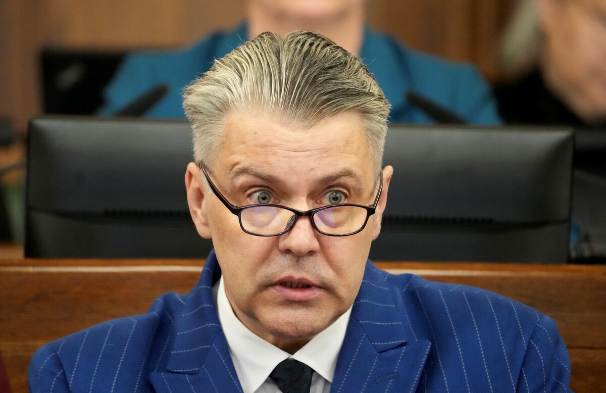 Tiesībsargs Juris Jansons sniedz ziņojumu Saeimas sēdē. Foto: Edijs Pālens/LETA Tiesībsargs Juris Jansons sniedz ziņojumu Saeimas sēdē. Foto: Edijs Pālens/LETA
