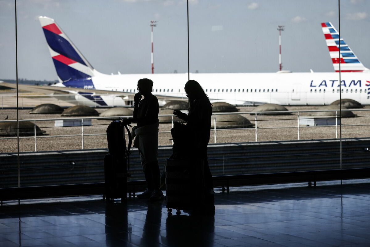 Šarla de Golla lidosta Francijā. Foto: scanpix/EPA/YOAN VALAT Šarla de Golla lidosta Francijā. Foto: scanpix/EPA/YOAN VALAT