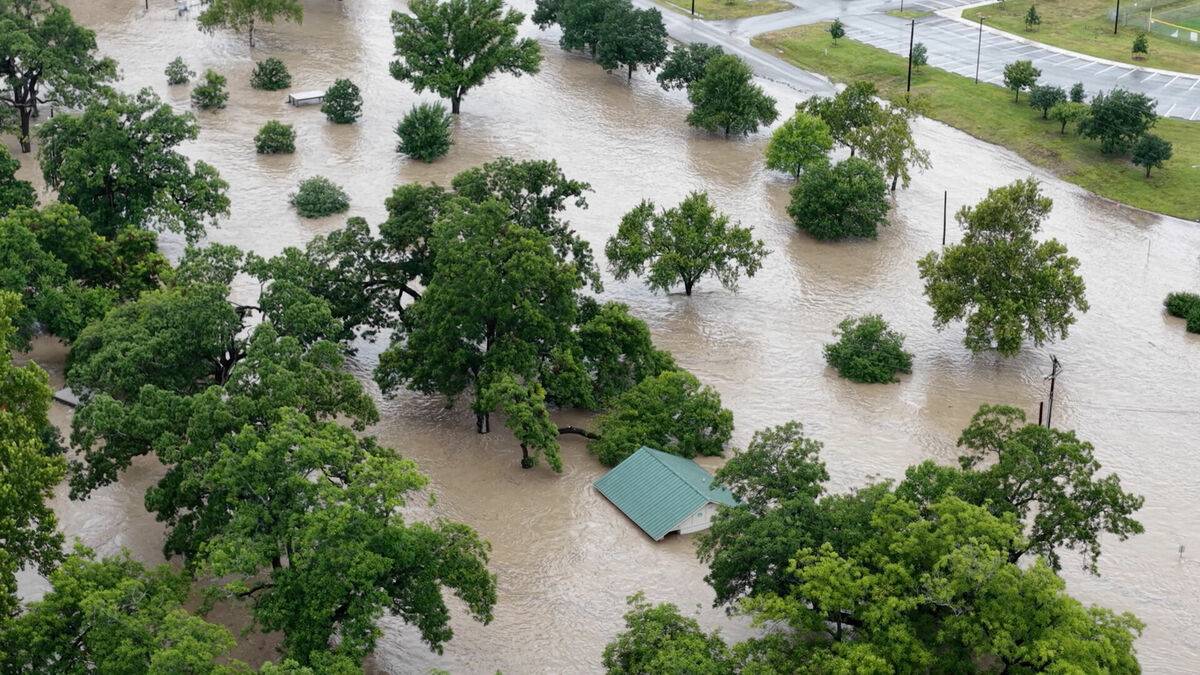 Plūdi teksasā. Foto: scanpix/Adam Grumbo/via REUTERS Plūdi teksasā. Foto: scanpix/Adam Grumbo/via REUTERS