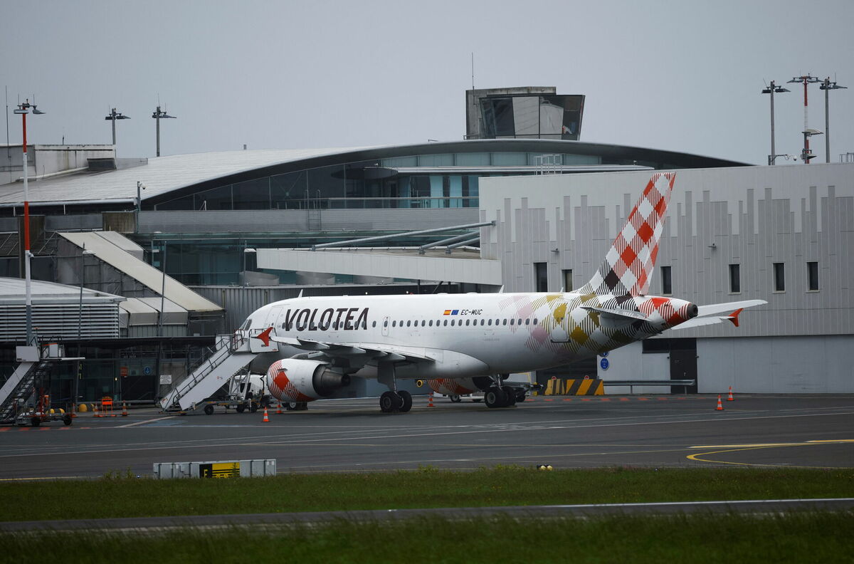 Aviokompānijas "Volotea" lidmašīna. Foto: REUTERS/Stephane Mahe Aviokompānijas "Volotea" lidmašīna. Foto: REUTERS/Stephane Mahe