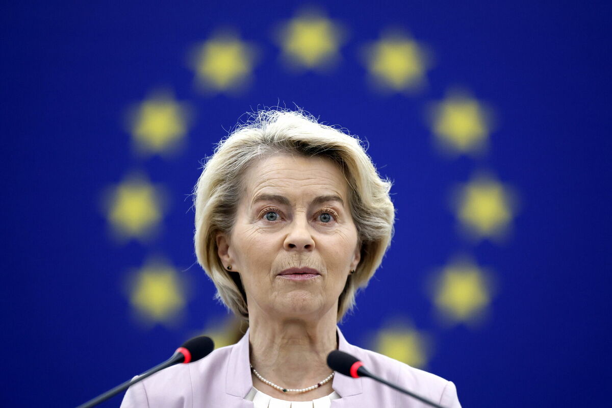 Eiropas Komisijas prezidente Urzula fon der Leiena. Foto: EPA/GUILLAUME HORCAJUELO Eiropas Komisijas prezidente Urzula fon der Leiena. Foto: EPA/GUILLAUME HORCAJUELO