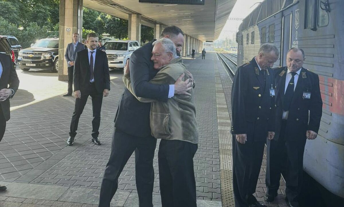 Andrijs Jermaks un Kīts Kellogs. Foto: AP/Scanpix Andrijs Jermaks un Kīts Kellogs. Foto: AP/Scanpix