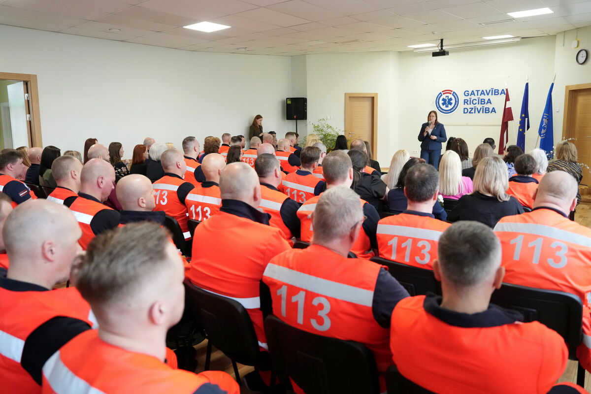 NMPD darbinieki. Foto: Edijs Pālens/LETA NMPD darbinieki. Foto: Edijs Pālens/LETA