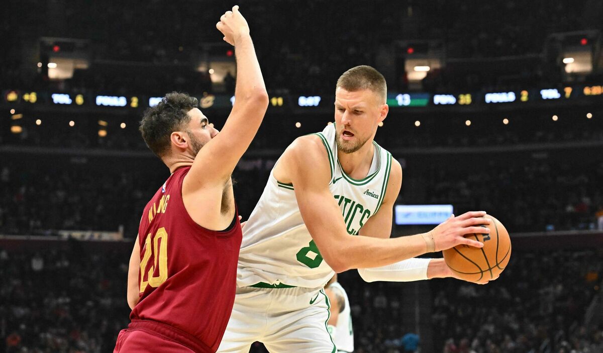 Džordžs Niangs pret Kristapu Porziņģi. Foto: Jason Miller/Getty Images/AFP/Scanpix Džordžs Niangs pret Kristapu Porziņģi. Foto: Jason Miller/Getty Images/AFP/Scanpix