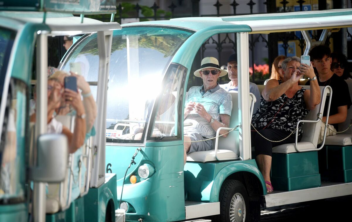 Tūristi Vecrīgā. Foto: LETA Tūristi Vecrīgā. Foto: LETA