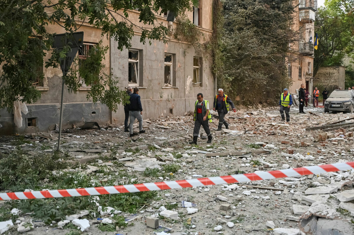 Postījumi Ļvivā. Foto: REUTERS/Stringer Postījumi Ļvivā. Foto: REUTERS/Stringer