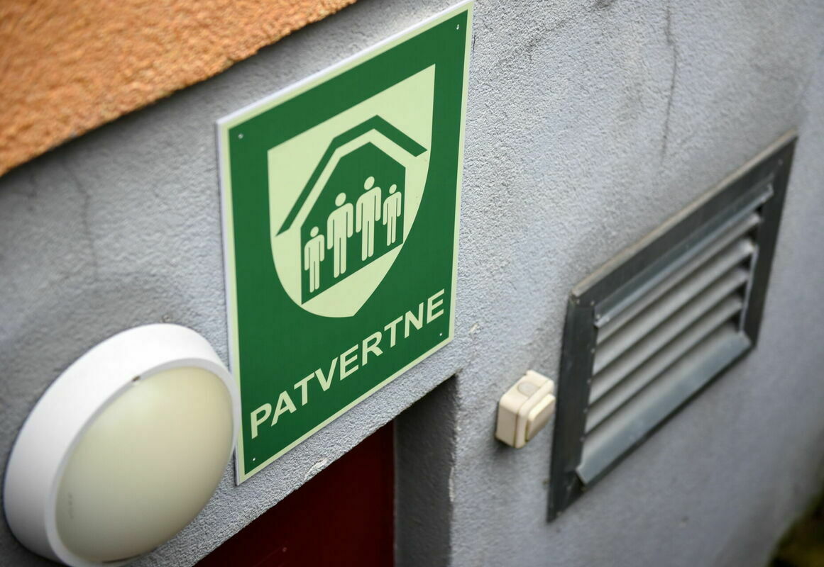 Marķēta patvēruma vieta. Foto: Lita Millere/LETA Marķēta patvēruma vieta. Foto: Lita Millere/LETA