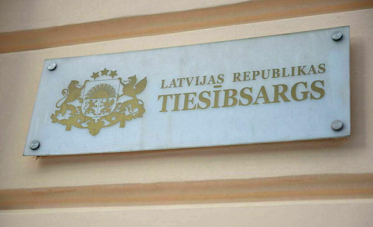 Izkārtne pie Latvijas Republikas Tiesībsarga biroja ēkas. Foto: LETA Izkārtne pie Latvijas Republikas Tiesībsarga biroja ēkas. Foto: LETA