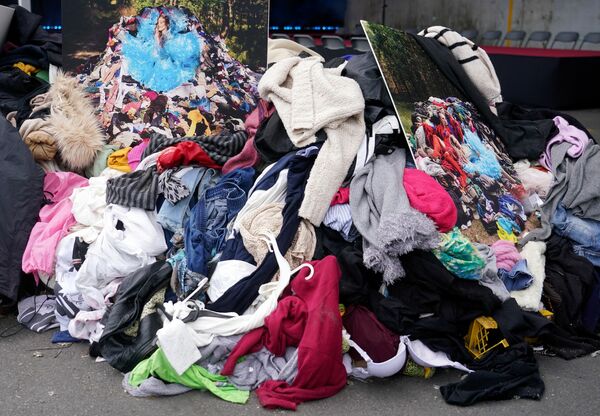 Modes skate "Dzīve pēc skapja". Foto: LETA Modes skate "Dzīve pēc skapja". Foto: LETA