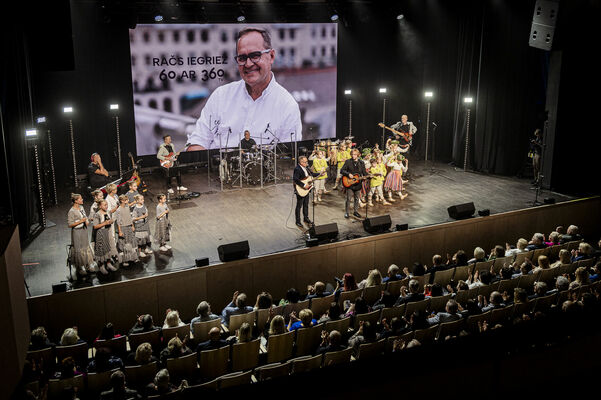 RENĀRS KORIS RENĀRS KORIS