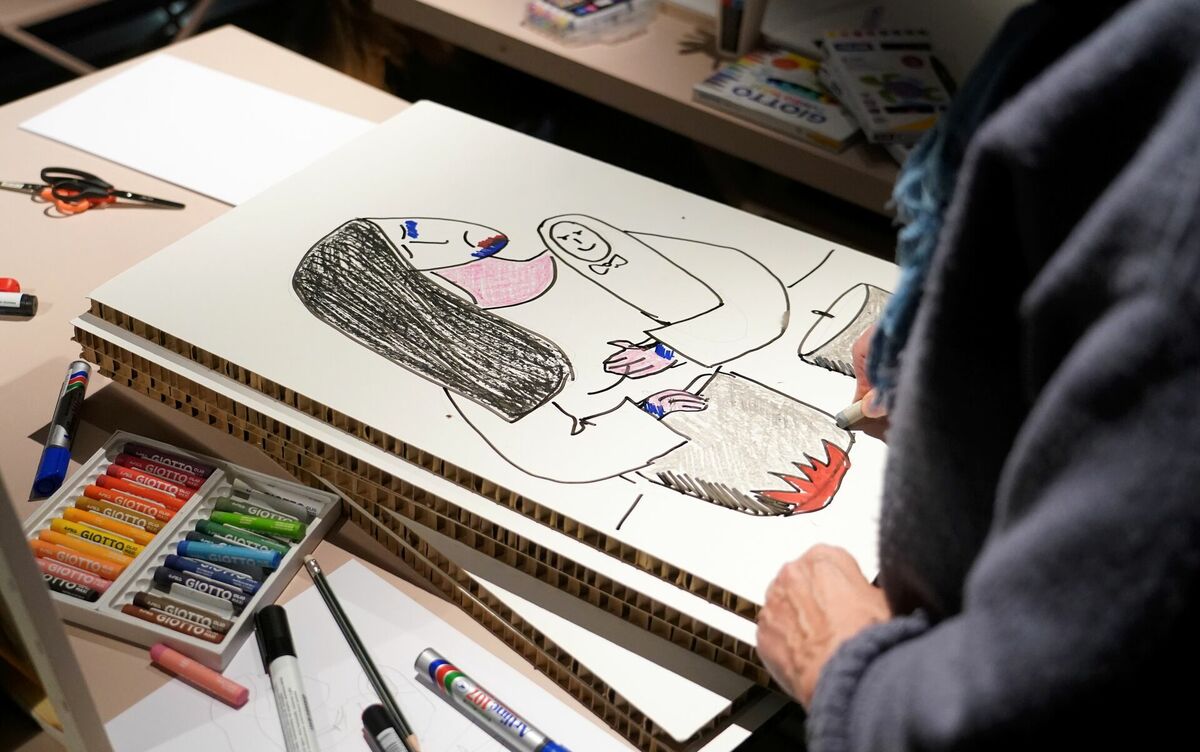 Plakātu darbnīca pirms 29. oktobrī paredzētā protesta pret Latvijas izstāšanos no Eiropas Padomes Konvencijas par vardarbības pret sievietēm un vardarbības ģimenē novēršanu un apkarošanu (Stambulas konvencija). Foto: Paula Čurkste/LETA Plakātu darbnīca pirms 29. oktobrī paredzētā protesta pret Latvijas izstāšanos no Eiropas Padomes Konvencijas par vardarbības pret sievietēm un vardarbības ģimenē novēršanu un apkarošanu (Stambulas konvencija). Foto: Paula Čurkste/LETA