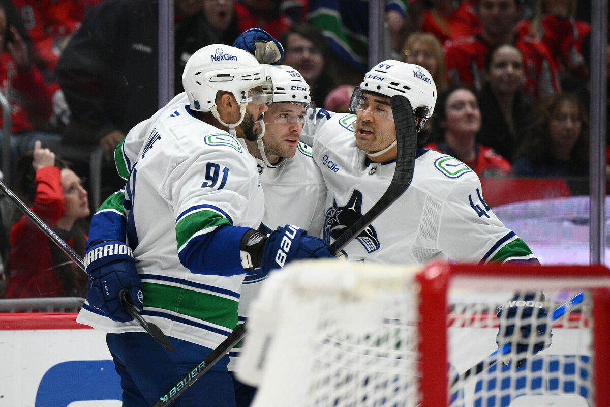 Teodors Bļugers ar komandas biedriem. Foto: AP Photo/Nick Wass/Scanpix Teodors Bļugers ar komandas biedriem. Foto: AP Photo/Nick Wass/Scanpix