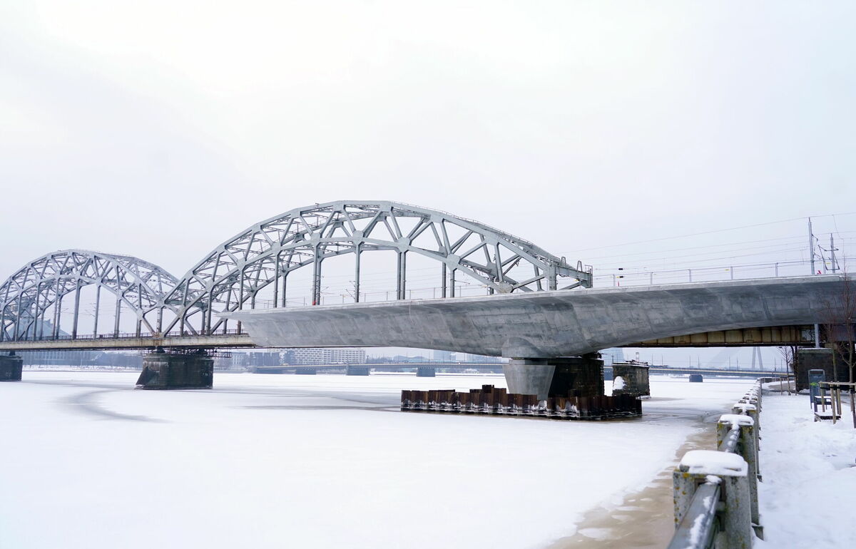 "Rail Baltica" tilta balsts Daugavā. Foto: Paula Čurkste/LETA "Rail Baltica" tilta balsts Daugavā. Foto: Paula Čurkste/LETA