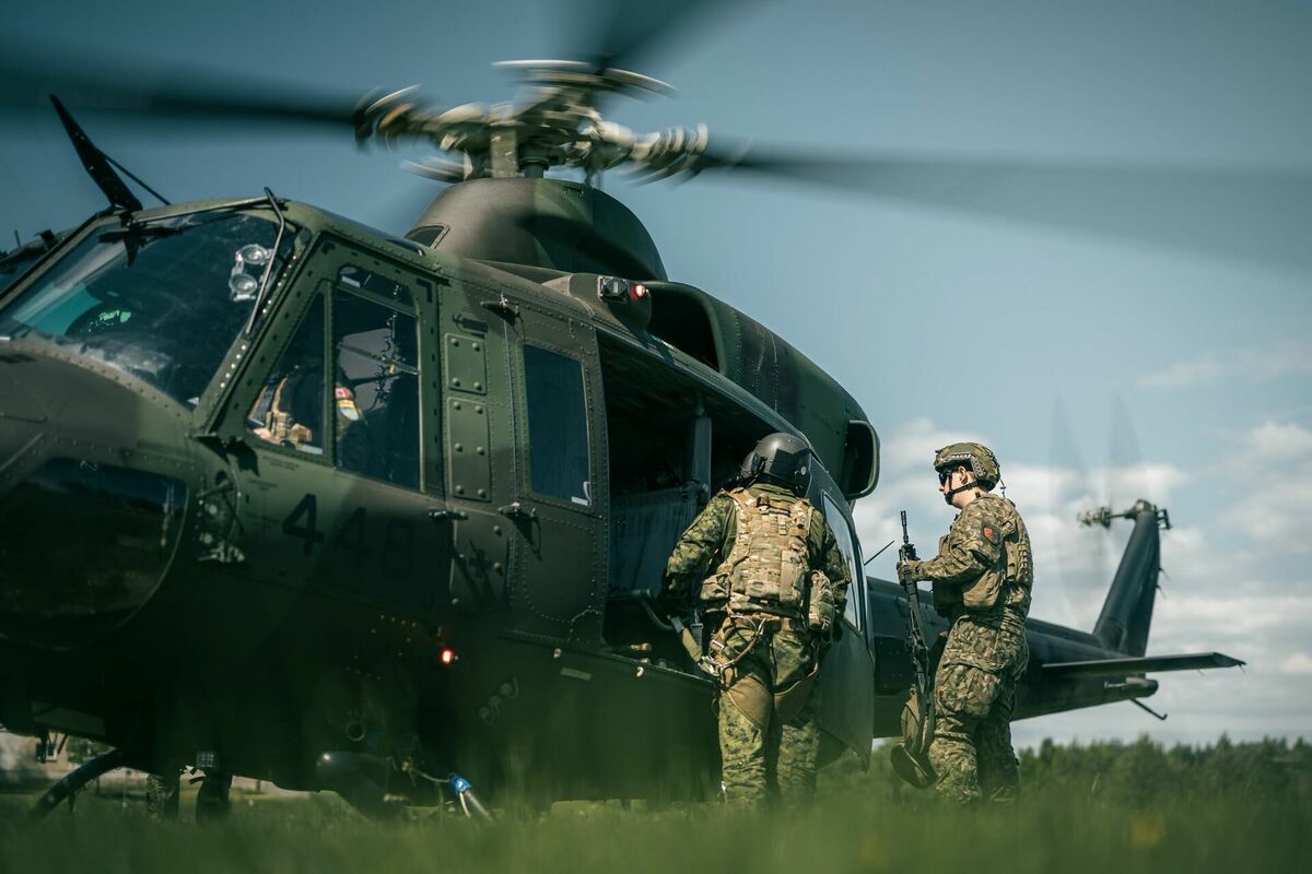VAD karavīru apmācība ar helikopteriem Foto: seržants Ē. Kukutis VAD karavīru apmācība ar helikopteriem Foto: seržants Ē. Kukutis