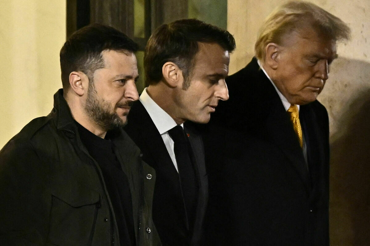 Volodimirs Zalenskis, Emanuels makrons, Donalds Tramps. Foto: scanpix/JULIEN DE ROSA / AFP Volodimirs Zalenskis, Emanuels makrons, Donalds Tramps. Foto: scanpix/JULIEN DE ROSA / AFP