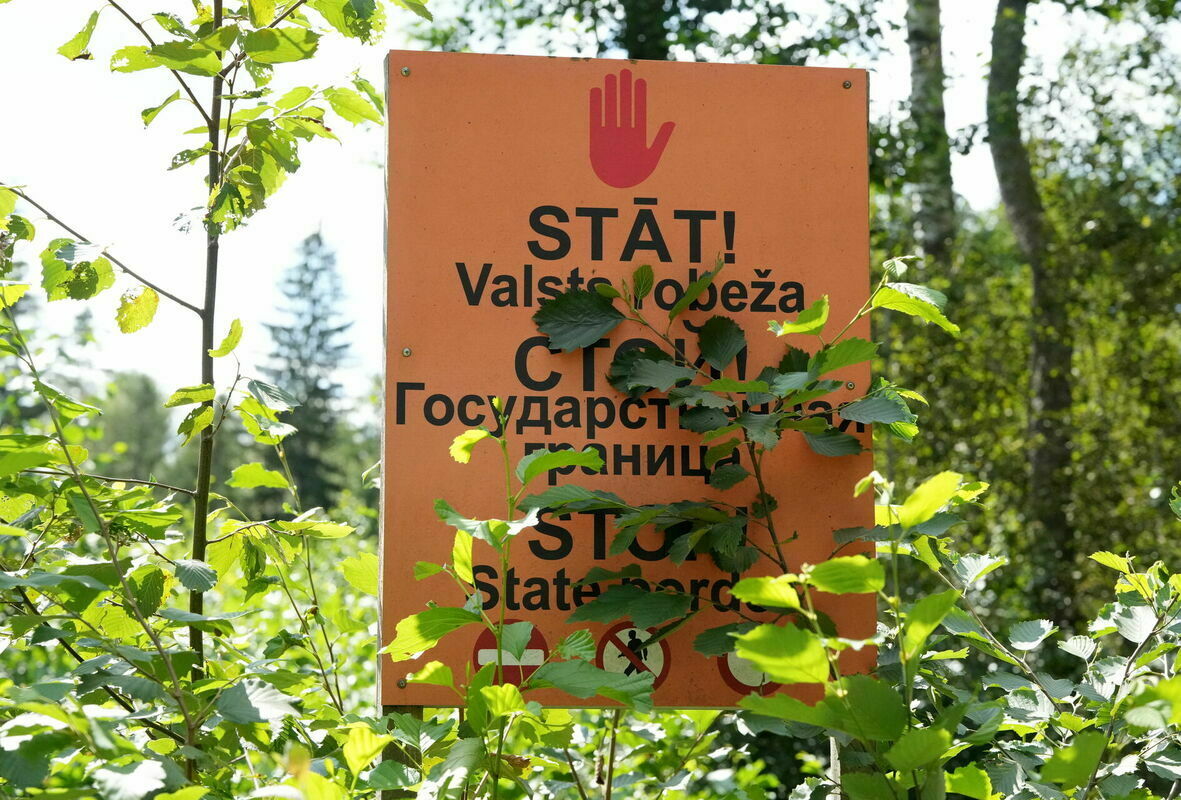 Pieci gadi cietumā: spēkā stājies bargs sods migrantu pārvadātājiem pierobežā Pieci gadi cietumā: spēkā stājies bargs sods migrantu pārvadātājiem pierobežā