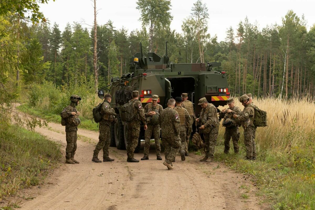 Drona aptuvenā notriekšanas vieta Rugāju pagastā esošā Boževas ezera apkārtnē. Foto: Māris Justs / LSM Latgales redakcija Drona aptuvenā notriekšanas vieta Rugāju pagastā esošā Boževas ezera apkārtnē. Foto: Māris Justs / LSM Latgales redakcija