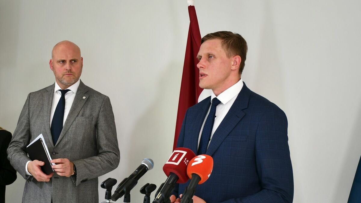 Foto: (no kreisās) Andris Kulbergs un Jānis Dombrava. Foto: Ivars Soikāns/LETA Foto: (no kreisās) Andris Kulbergs un Jānis Dombrava. Foto: Ivars Soikāns/LETA