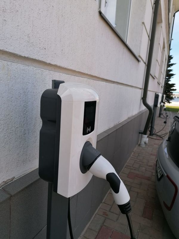 Зарядка электромобиля дома, Foto: "Energolukss"  