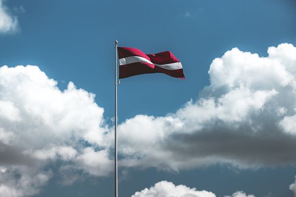 Latvijas karogs, foto - Pixabay