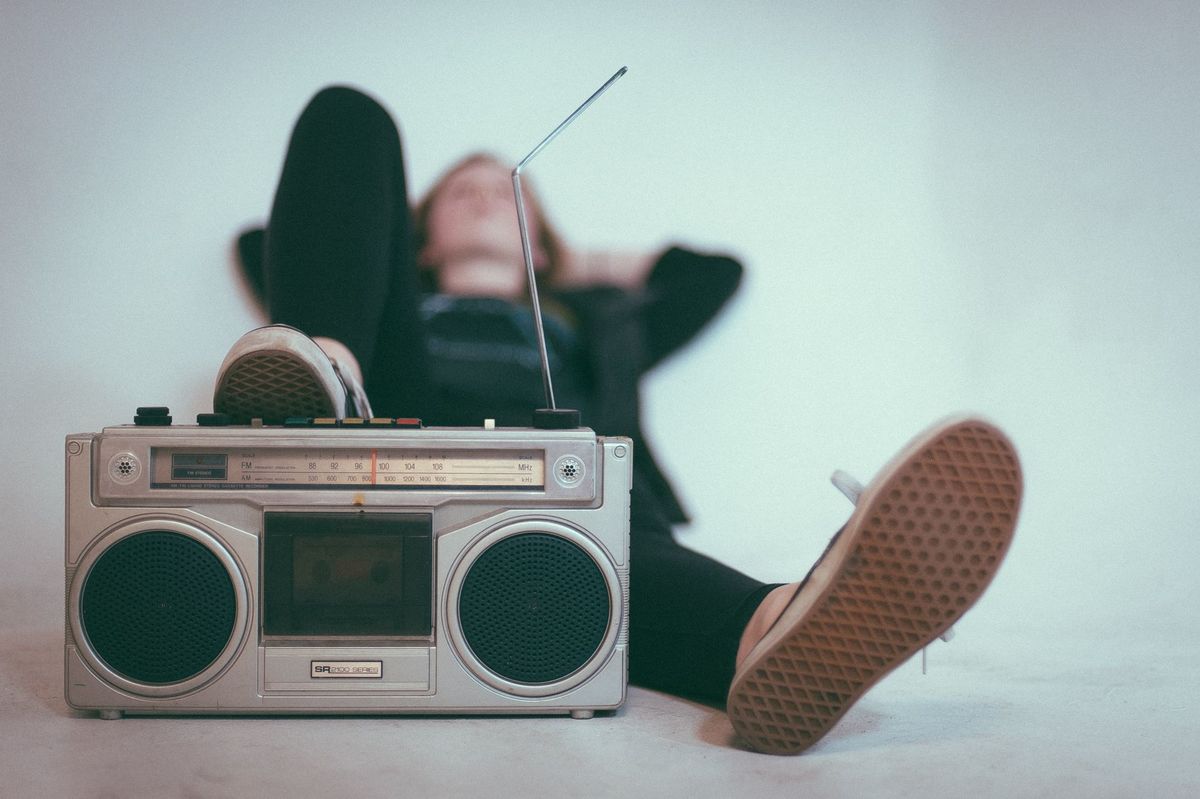 Klausoties radio, foto - Eric Nopanen, Unsplash