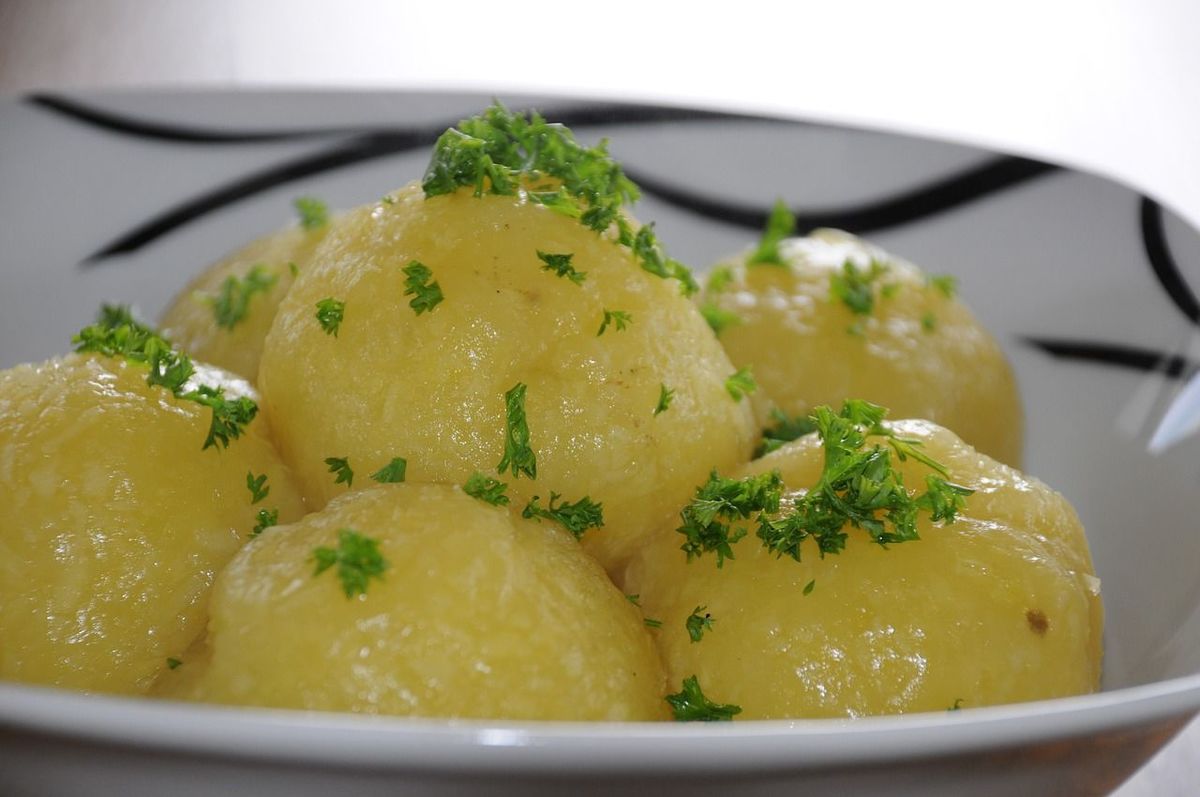 Kartupeļu klimpas (Image by M. Roth from Pixabay)