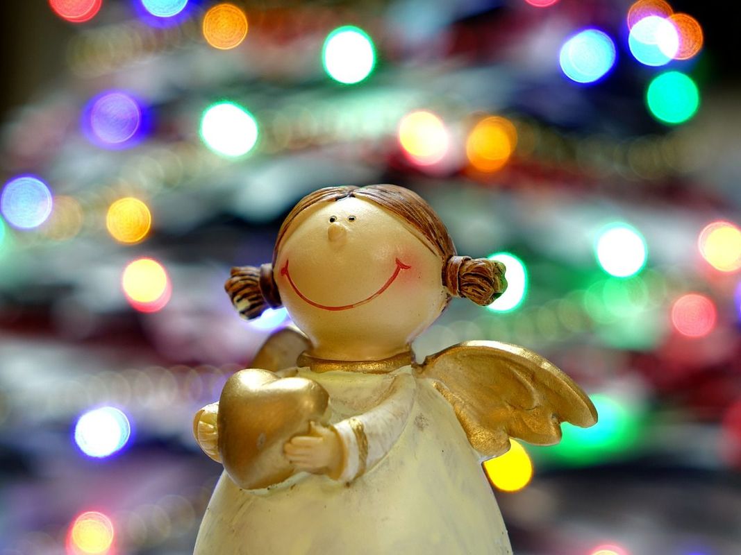 Labdarības akcijas Ziemassvētkos (Image by Jason Goh from Pixabay)