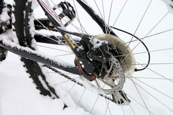 velosipēds ziemā, Image by Emilian Robert Vicol from Pixabay 