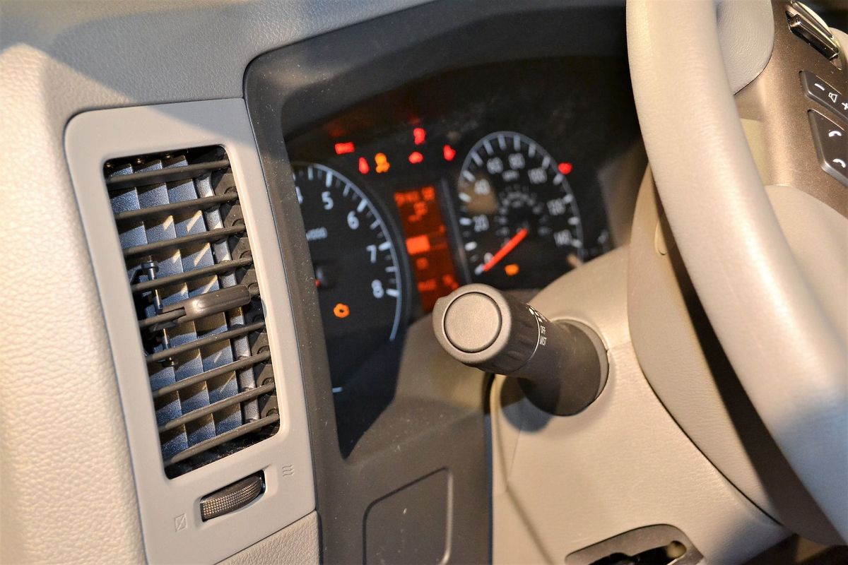 Automašīnas kontrolpanelis, Image by F. Muhammad from Pixabay
