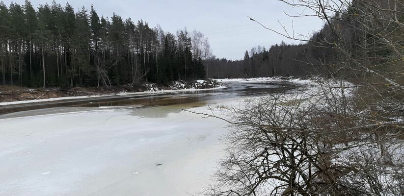 Upē ledus, foto 1188