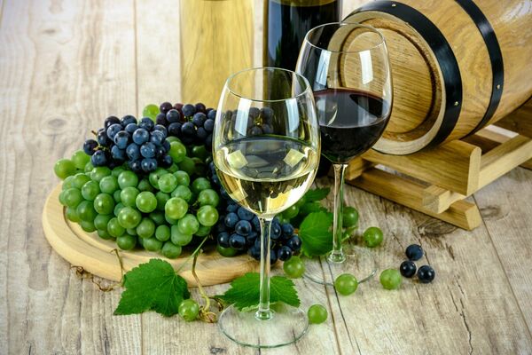 Vīns, Image by Photo Mix from Pixabay 