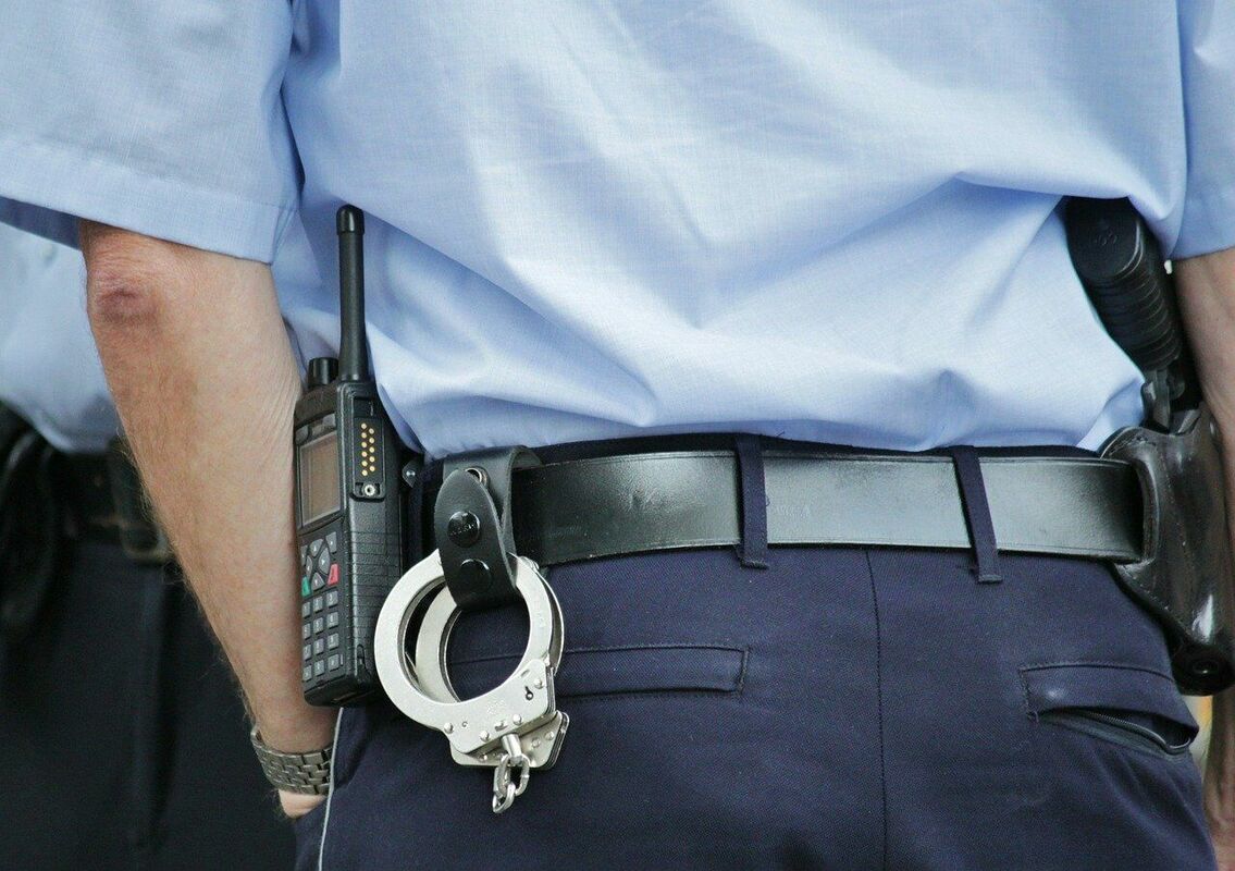 Policija, foto by cocoparisienne, pixabay.com
