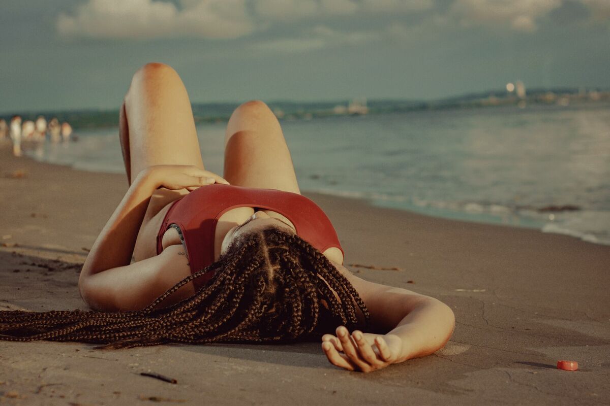 Modele pludmalē, Image by Martín Alfonso Sierra Ospino from Pixabay 