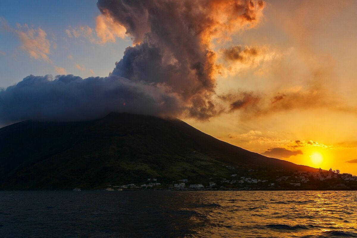 Vulkāns Itālijā, Image by milito10 from Pixabay 