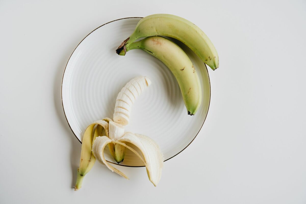 Banāni, Photo by alleksana from Pexels