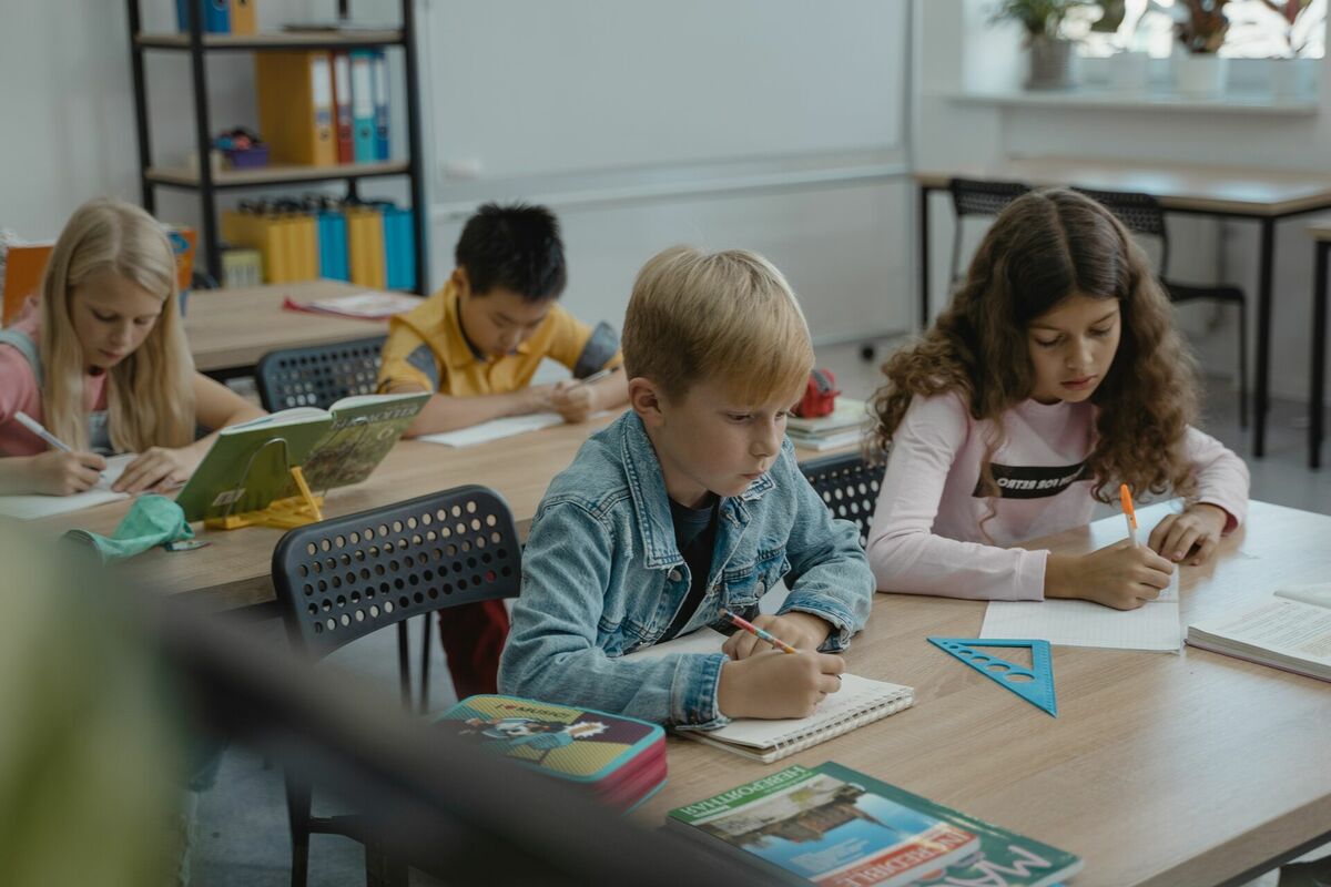 Bērni skolā, Photo by Tima Miroshnichenko from Pexels