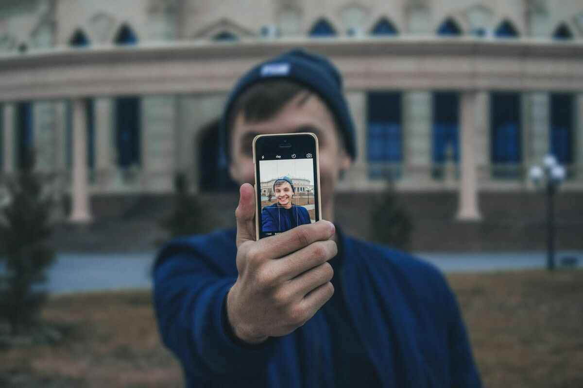 Selfiju uzņemšana, Photo by Dmitriy Tyukov on Unsplash
