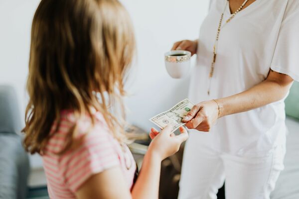 Bērnu kabatas nauda, Photo by Karolina Grabowska from Pexels