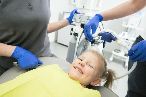Bērnu zobārstniecība, Photo by . MM Dental . from Pexels